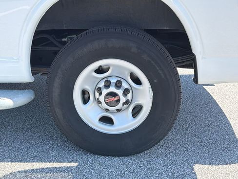 Used 2024 GMC Savana 2500 w/ Driver Convenience Package RWD image 21