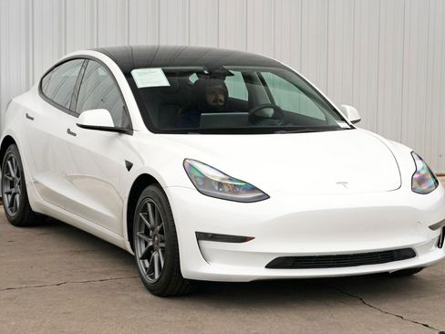 Used 2022 Tesla Model 3 image 53