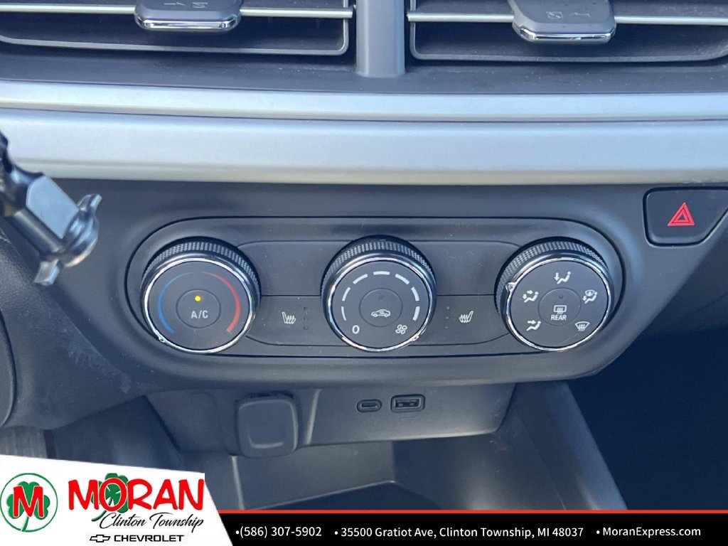 Used 2024 Chevrolet Trax RS w/ Driver Confidence Package FWD image 23