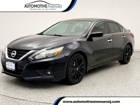 Used 2017 Nissan Altima 2.5 SR w/ Midnight Edition Package image 1