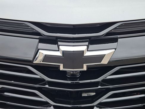 Used 2025 Chevrolet Equinox RS image 10