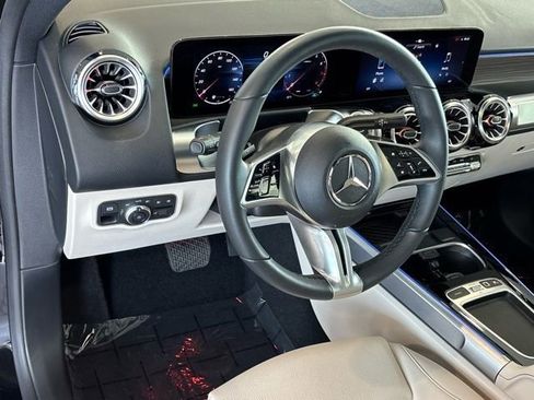 Certified 2026 Mercedes-Benz GLB 250 4MATIC image 21