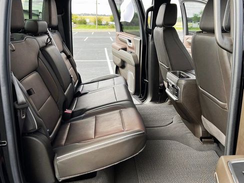 Used 2024 GMC Sierra 2500 Denali image 19