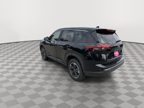 Used 2024 Nissan Rogue SV AWD/4WD image 6