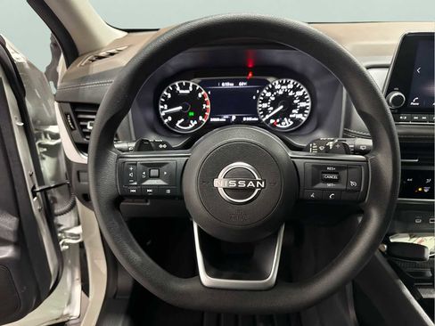 Used 2023 Nissan Rogue S image 13