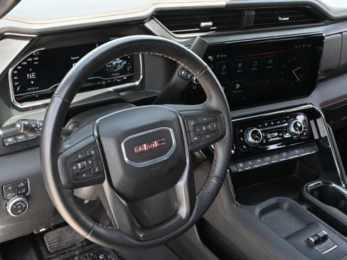 Used 2024 GMC Sierra 2500 AT4 w/ AT4 Premium Plus Package AWD/4WD image 16