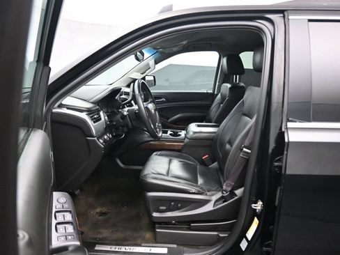 Used 2017 Chevrolet Tahoe LT w/ LT Midnight Edition AWD/4WD image 11