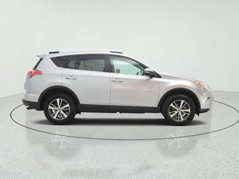 Used 2016 Toyota RAV4 XLE FWD image 4