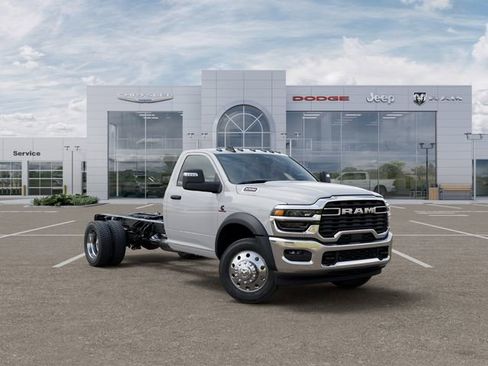 New 2026 RAM 5500 Tradesman w/ Chrome Appearance Group image 5