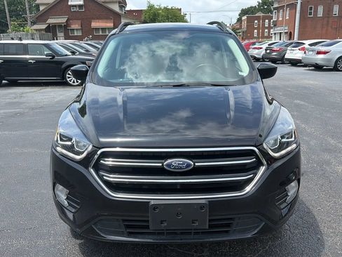 Used 2019 Ford Escape SE FWD image 2