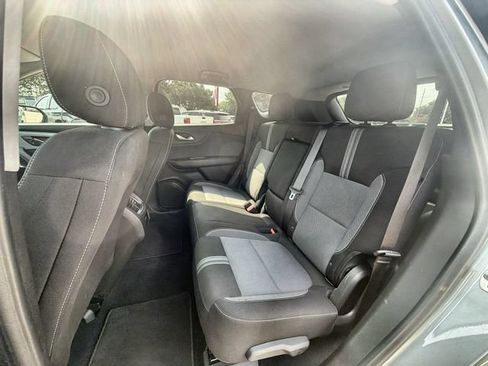 Used 2025 Chevrolet Blazer LT FWD image 24