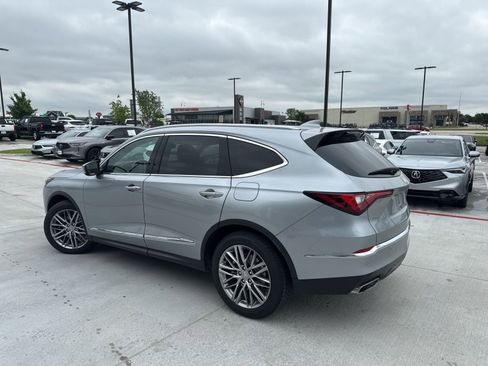 Used 2024 Acura MDX SH-AWD w/ Advance Package image 3