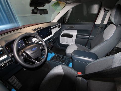 Used 2025 Ford Maverick XLT w/ XLT Luxury Package FWD image 2