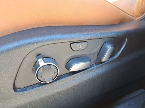 Used 2019 Cadillac XT4 Premium Luxury image 16