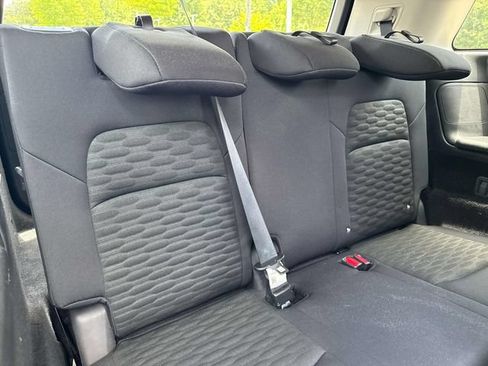 Used 2025 Nissan Pathfinder SV FWD image 13