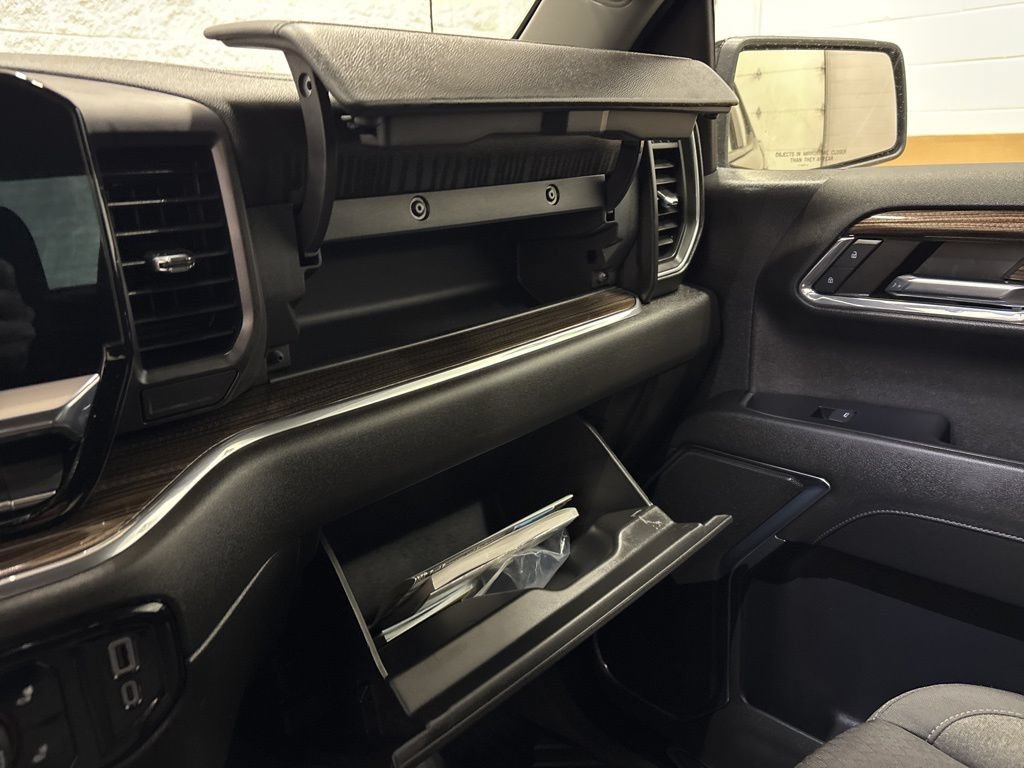 Used 2024 Chevrolet Silverado 1500 RST AWD/4WD image 31