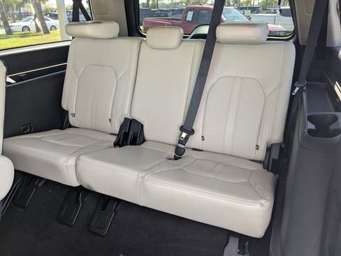Used 2020 Ford Expedition Max Platinum AWD/4WD image 16