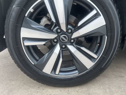 Used 2023 Nissan Rogue SL w/ SL Premium Package image 27