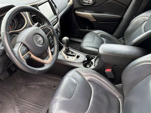 Used 2018 Jeep Cherokee Limited image 7