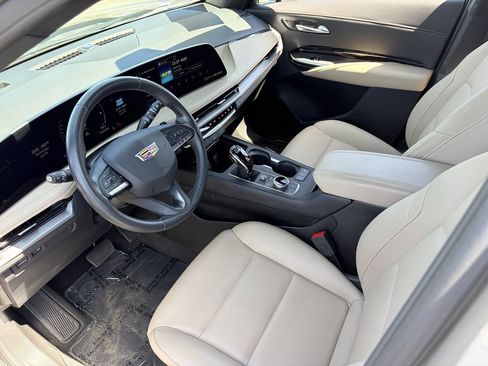 Certified 2024 Cadillac XT4 Luxury FWD image 19
