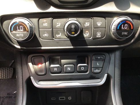 Used 2020 GMC Terrain SLT w/ Preferred Package AWD/4WD image 29