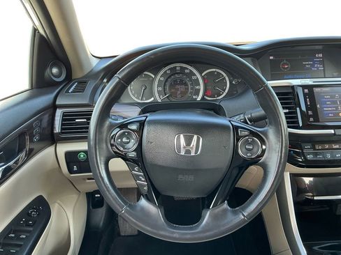 Used 2017 Honda Accord EX-L image 18
