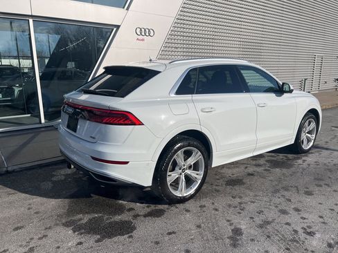 Used 2022 Audi Q8 Premium image 24