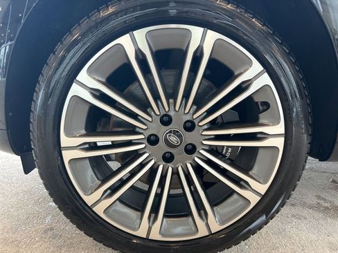 Used 2024 Land Rover Range Rover SE image 30