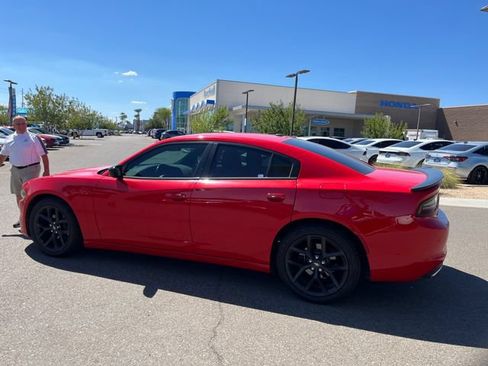 Used 2020 Dodge Charger SXT w/ Blacktop Package RWD image 4