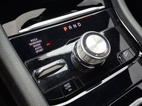 Certified 2021 Jeep Grand Cherokee L Overland w/ Luxury Tech Group IV image 15