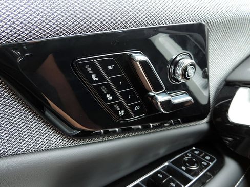 New 2026 Cadillac Optiq Luxury 2 image 22