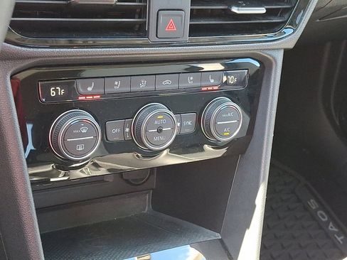 Used 2022 Volkswagen Taos SEL image 28