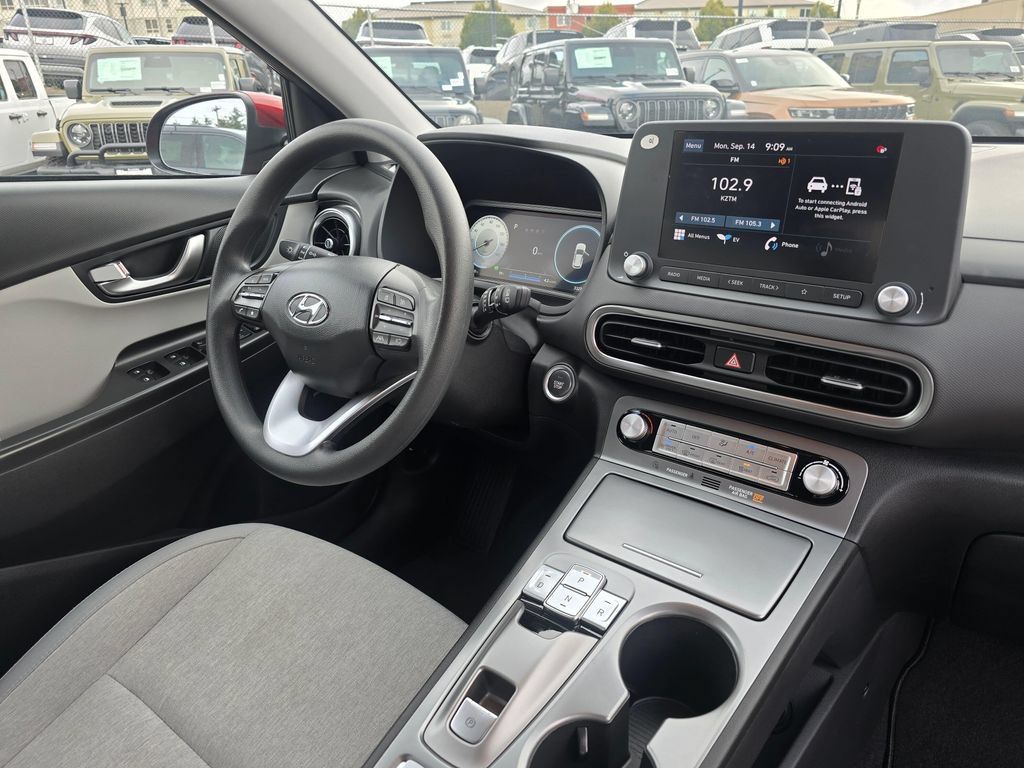 Used 2023 Hyundai Kona SE FWD image 10
