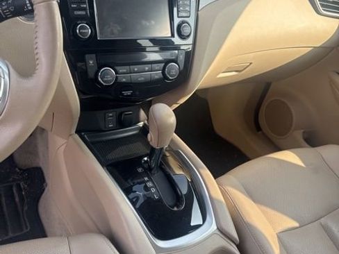 Used 2015 Nissan Rogue SL FWD image 10