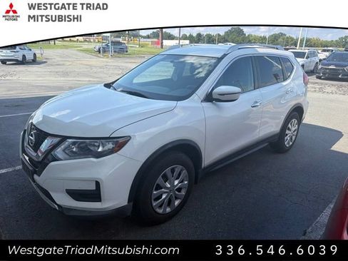 Used 2017 Nissan Rogue S w/ S Appearance Package AWD/4WD image 3