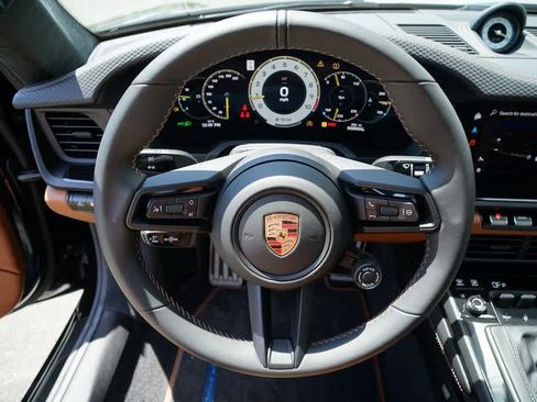 Used 2025 Porsche 911 GT3 RWD image 32