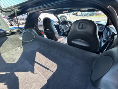 Used 2002 Chevrolet Corvette Coupe w/ Preferred Equipment Group2 RWD image 21