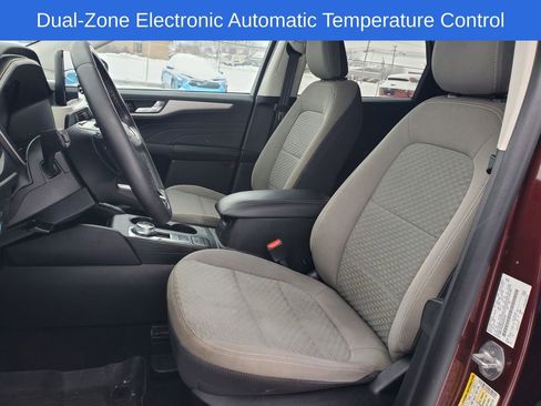 Used 2021 Ford Escape SE w/ SE Sport Appearance Package image 7