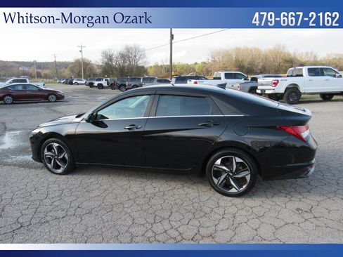 Used 2021 Hyundai Elantra Limited image 7