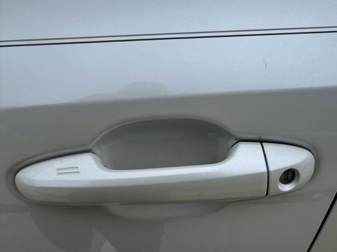 Used 2015 Toyota Highlander Limited image 25