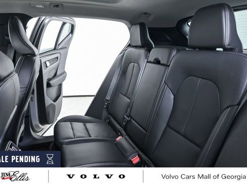 Certified 2025 Volvo XC40 B5 Plus AWD/4WD image 22