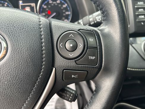 Used 2018 Toyota RAV4 Limited image 21