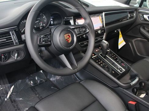 New 2026 Porsche Macan AWD/4WD image 4