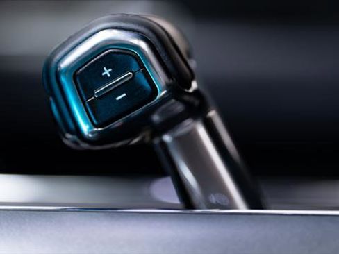 Used 2025 Ford F150 Lariat w/ FX4 Off-Road Package image 49