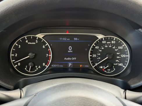 Used 2025 Nissan Altima 2.5 SV FWD image 40