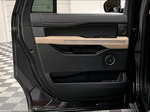 Used 2024 Ford Expedition Max Limited image 23