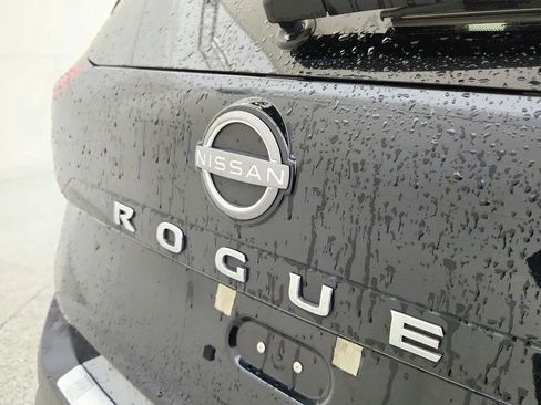 Used 2023 Nissan Rogue SV AWD/4WD image 33