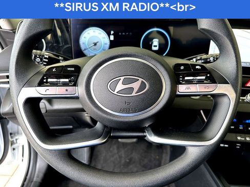 Used 2024 Hyundai Elantra SEL image 17