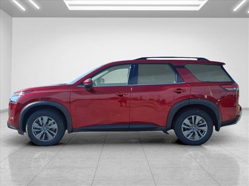 Used 2024 Nissan Pathfinder SV AWD/4WD image 7