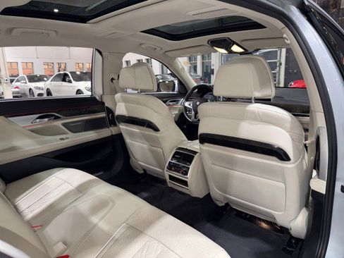 Used 2016 BMW 750i xDrive image 60